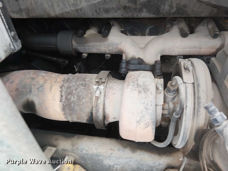 image for item DJ7927 1997 Peterbilt 385 semi truck