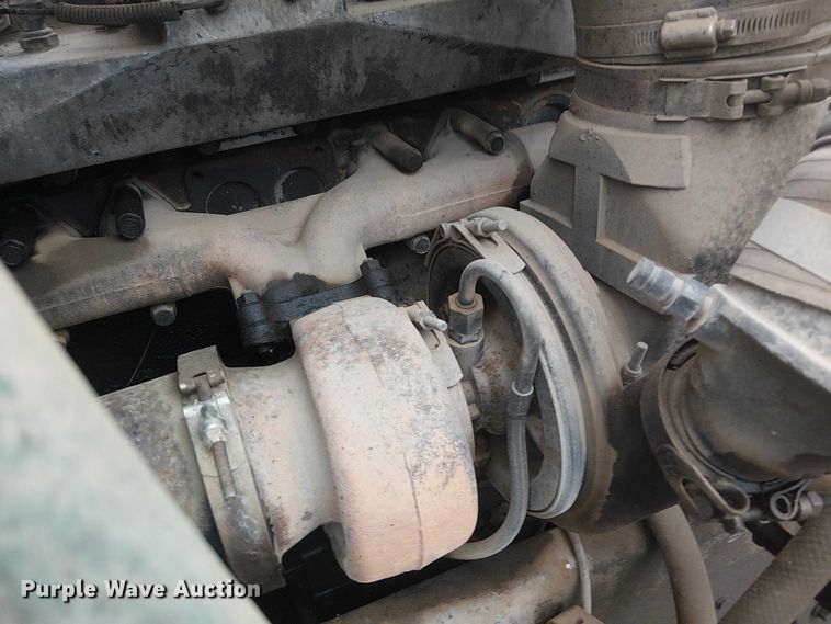 image for item DJ7927 1997 Peterbilt 385 semi truck