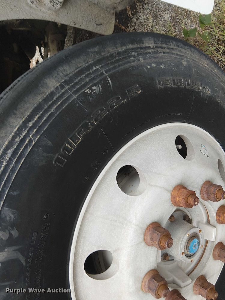 image for item DJ7927 1997 Peterbilt 385 semi truck