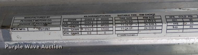 image for item DJ7927 1997 Peterbilt 385 semi truck