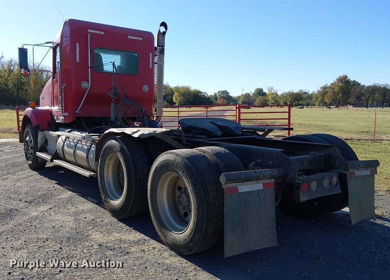 image for item DJ7929 2011 Kenworth T800 semi truck