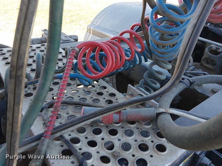 image for item DJ7929 2011 Kenworth T800 semi truck