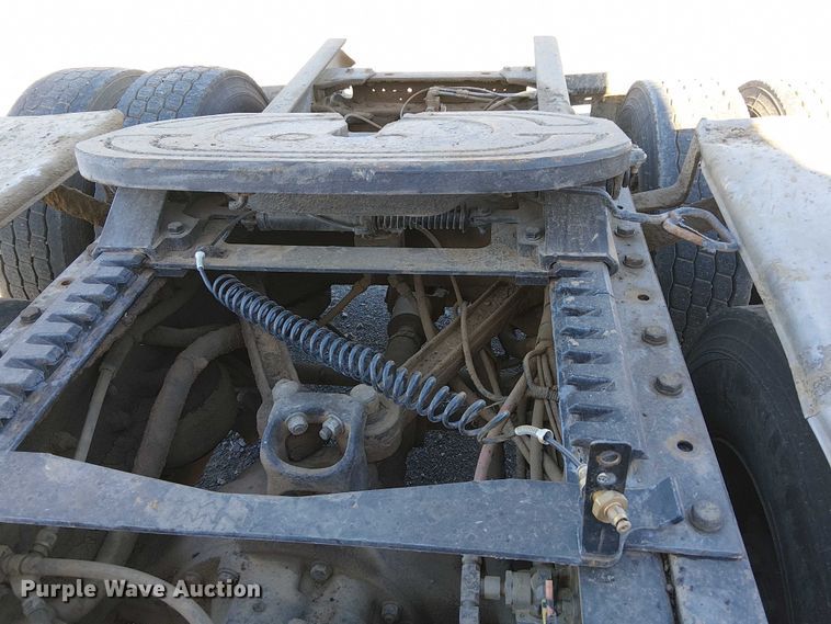 image for item DJ7929 2011 Kenworth T800 semi truck