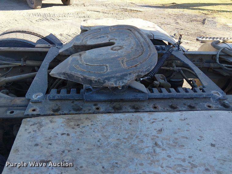 image for item DJ7929 2011 Kenworth T800 semi truck