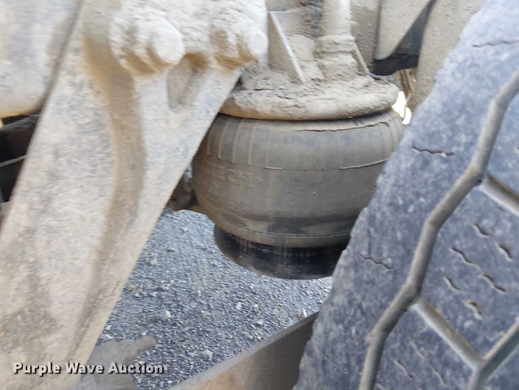 image for item DJ7929 2011 Kenworth T800 semi truck