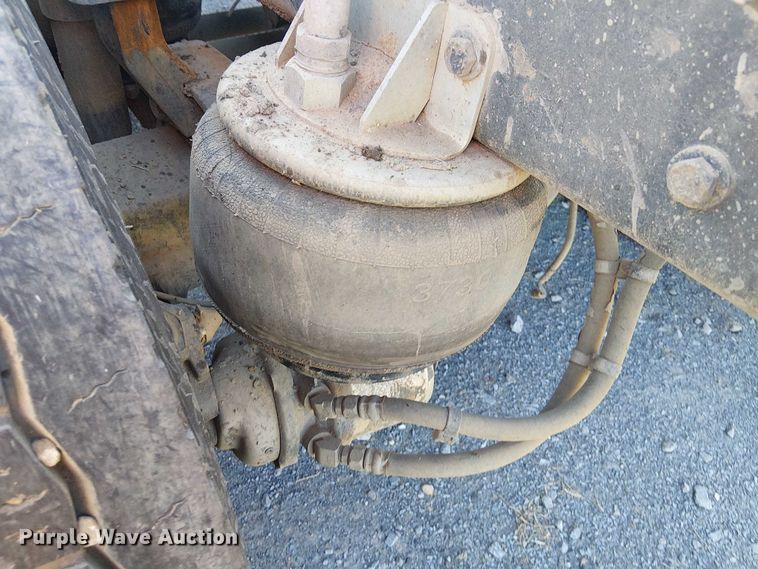 image for item DJ7929 2011 Kenworth T800 semi truck