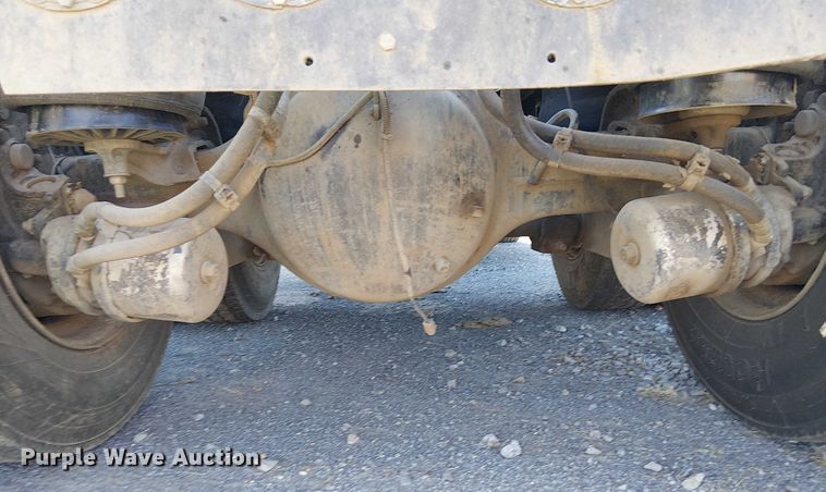 image for item DJ7929 2011 Kenworth T800 semi truck