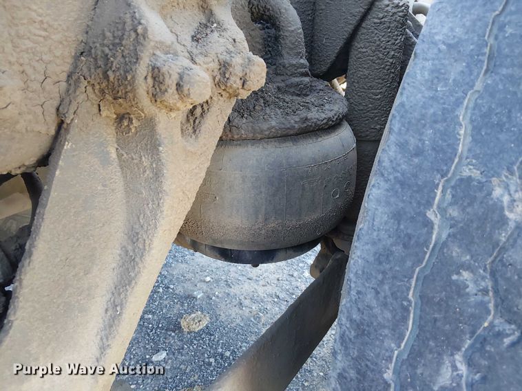 image for item DJ7929 2011 Kenworth T800 semi truck