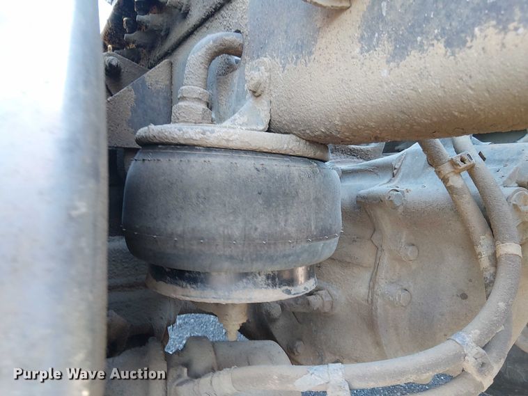 image for item DJ7929 2011 Kenworth T800 semi truck