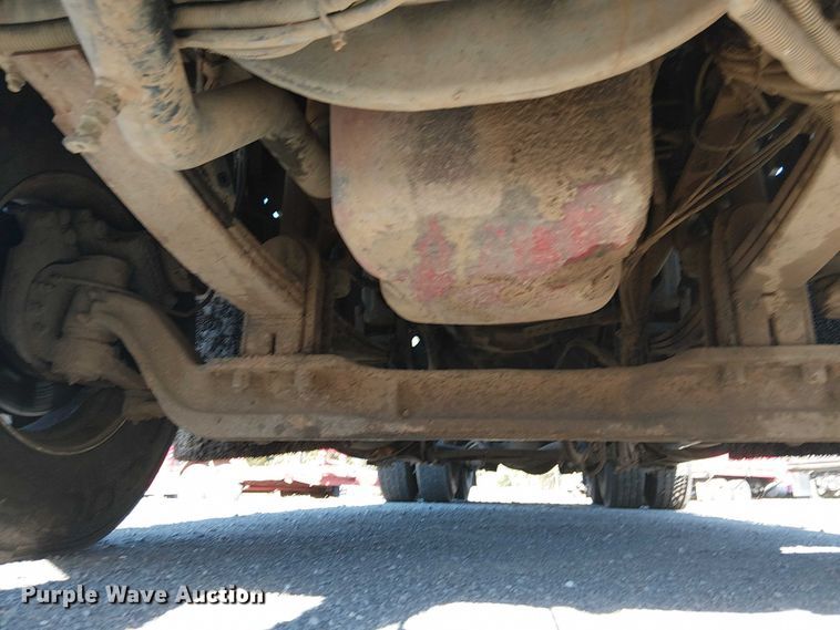 image for item DJ7929 2011 Kenworth T800 semi truck