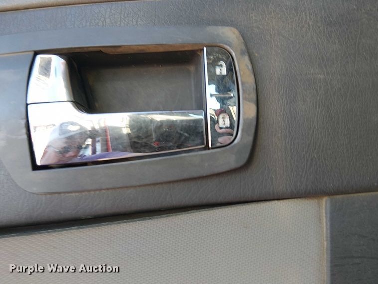 image for item DJ7929 2011 Kenworth T800 semi truck