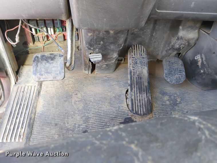 image for item DJ7929 2011 Kenworth T800 semi truck