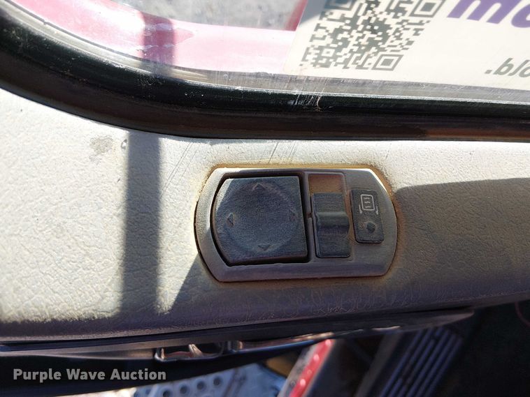 image for item DJ7929 2011 Kenworth T800 semi truck