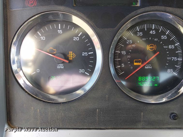 image for item DJ7929 2011 Kenworth T800 semi truck