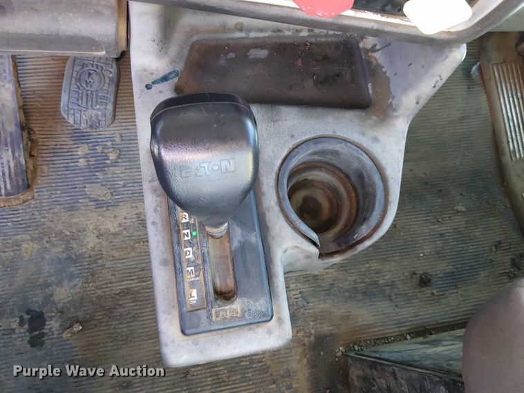 image for item DJ7929 2011 Kenworth T800 semi truck