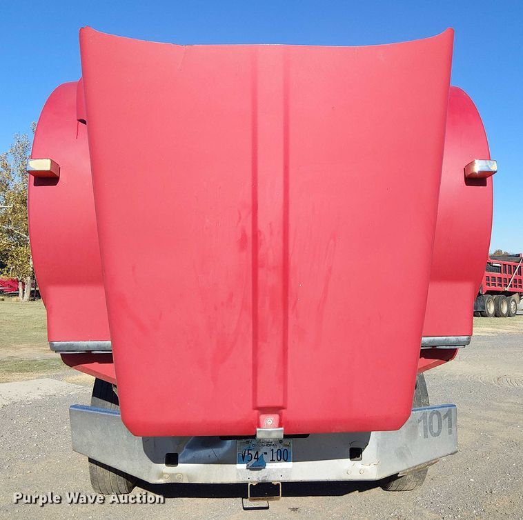 image for item DJ7929 2011 Kenworth T800 semi truck