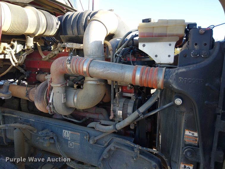 image for item DJ7929 2011 Kenworth T800 semi truck