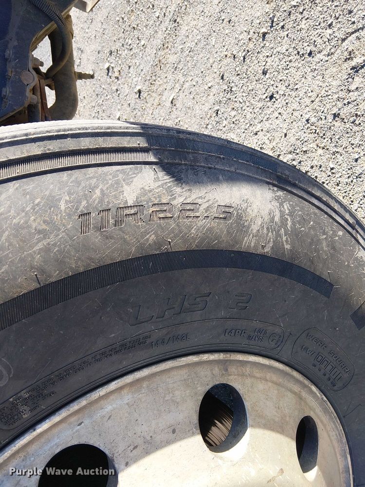 image for item DJ7929 2011 Kenworth T800 semi truck