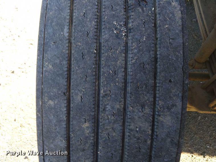 image for item DJ7929 2011 Kenworth T800 semi truck