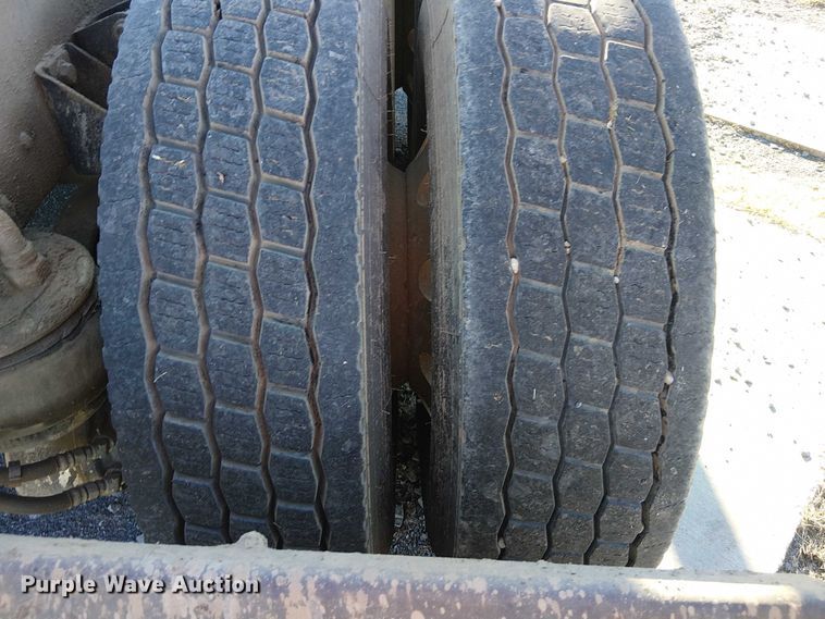 image for item DJ7929 2011 Kenworth T800 semi truck