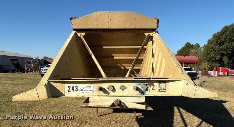 image for item DJ7930 2007 Construction Trailer Specialist  BDT-40 bottom dump trailer