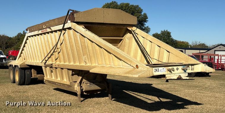 image for item DJ7930 2007 Construction Trailer Specialist  BDT-40 bottom dump trailer