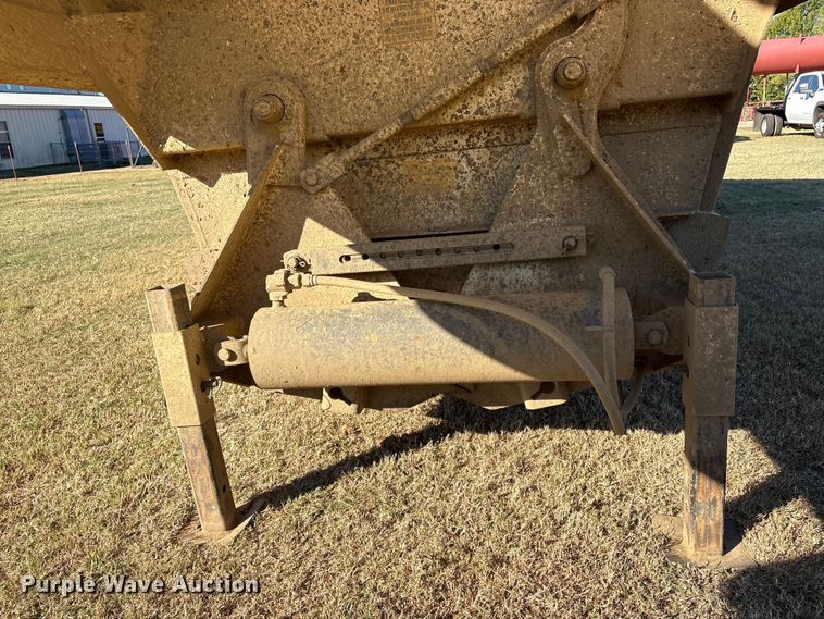 image for item DJ7930 2007 Construction Trailer Specialist  BDT-40 bottom dump trailer