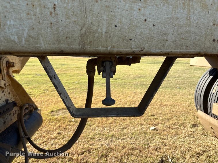 image for item DJ7930 2007 Construction Trailer Specialist  BDT-40 bottom dump trailer