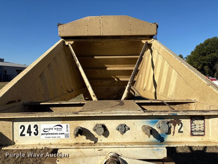 image for item DJ7930 2007 Construction Trailer Specialist  BDT-40 bottom dump trailer