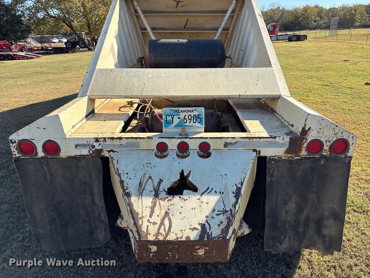 image for item DJ7930 2007 Construction Trailer Specialist  BDT-40 bottom dump trailer