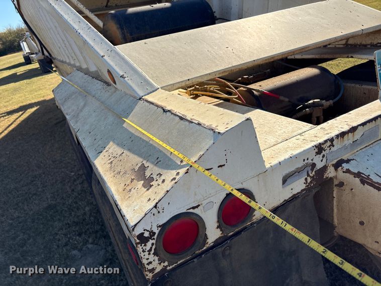 image for item DJ7930 2007 Construction Trailer Specialist  BDT-40 bottom dump trailer