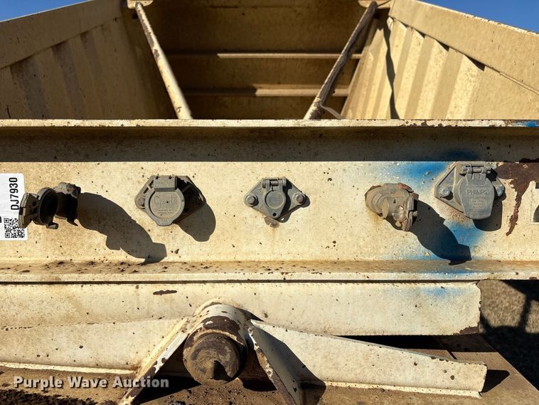 image for item DJ7930 2007 Construction Trailer Specialist  BDT-40 bottom dump trailer