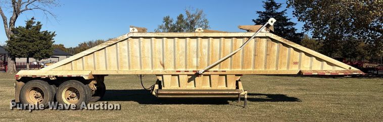 image for item DJ7931 2011 Construction Trailer Specialists BDT-40 LW bottom dump trailer