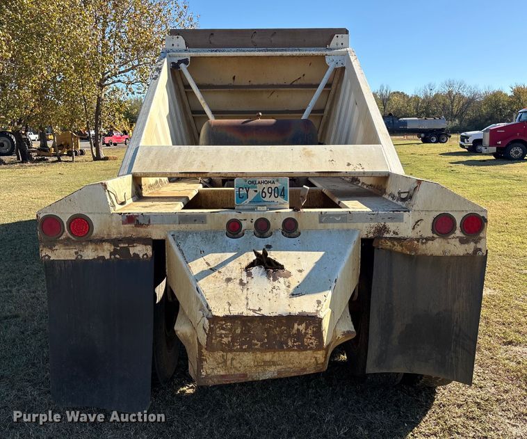 image for item DJ7931 2011 Construction Trailer Specialists BDT-40 LW bottom dump trailer