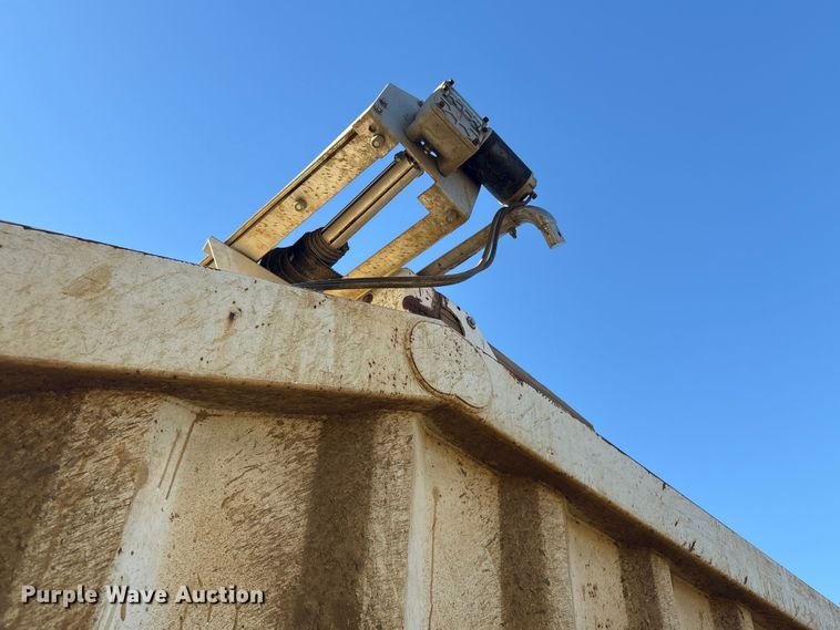 image for item DJ7931 2011 Construction Trailer Specialists BDT-40 LW bottom dump trailer