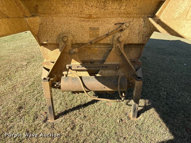 image for item DJ7931 2011 Construction Trailer Specialists BDT-40 LW bottom dump trailer