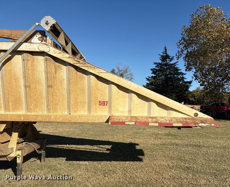 image for item DJ7931 2011 Construction Trailer Specialists BDT-40 LW bottom dump trailer