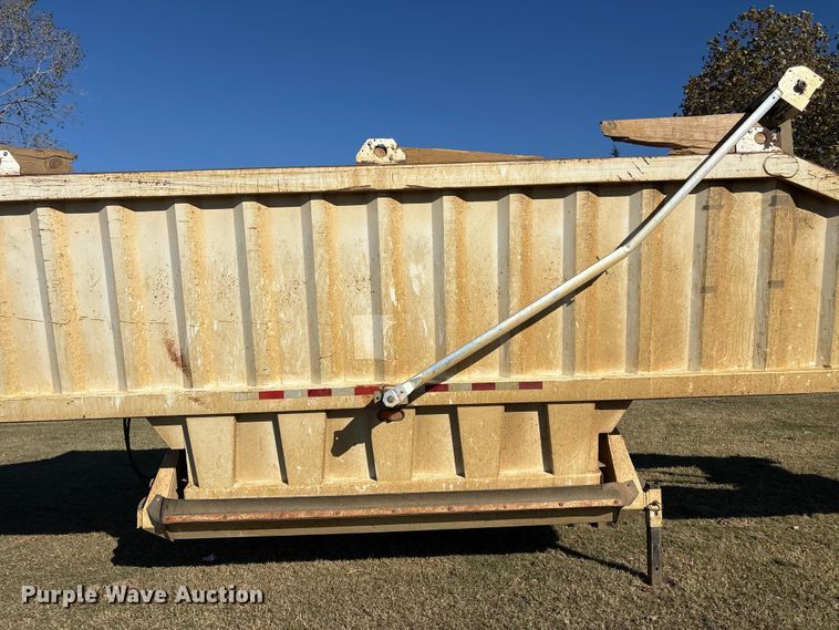 image for item DJ7931 2011 Construction Trailer Specialists BDT-40 LW bottom dump trailer