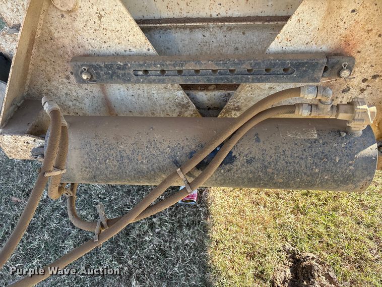 image for item DJ7931 2011 Construction Trailer Specialists BDT-40 LW bottom dump trailer