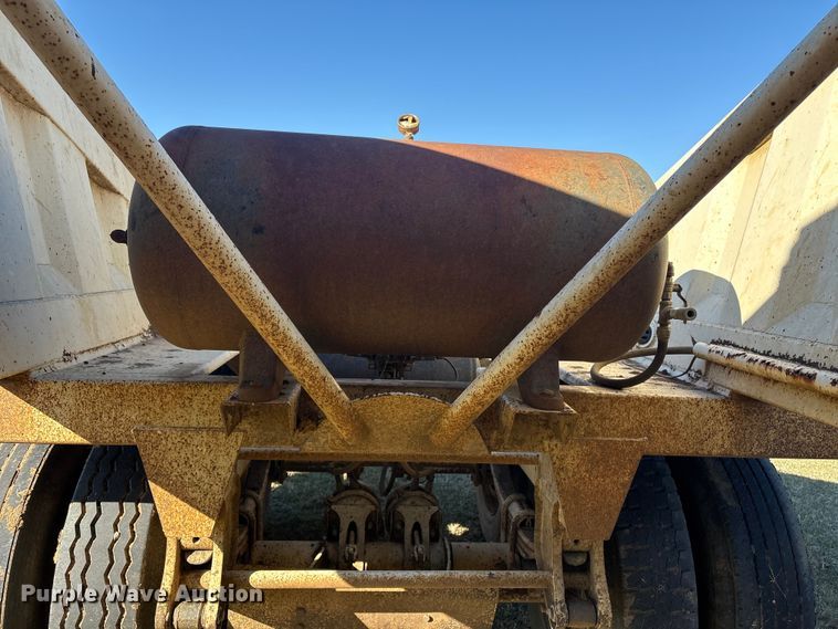 image for item DJ7931 2011 Construction Trailer Specialists BDT-40 LW bottom dump trailer