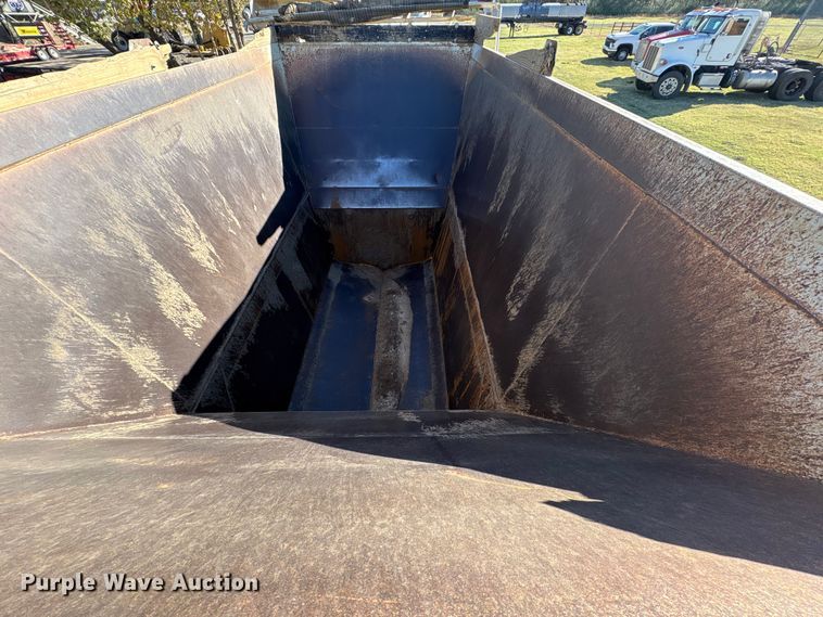 image for item DJ7931 2011 Construction Trailer Specialists BDT-40 LW bottom dump trailer