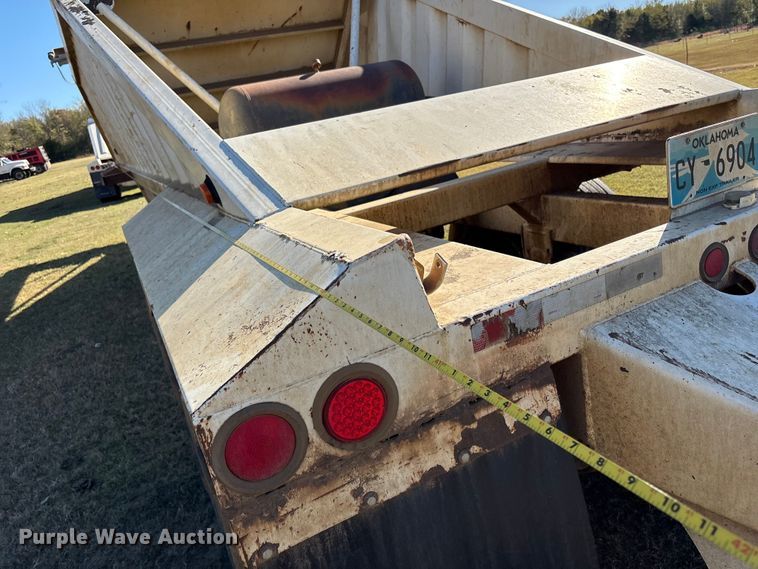 image for item DJ7931 2011 Construction Trailer Specialists BDT-40 LW bottom dump trailer