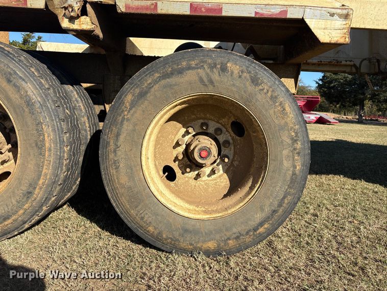 image for item DJ7931 2011 Construction Trailer Specialists BDT-40 LW bottom dump trailer