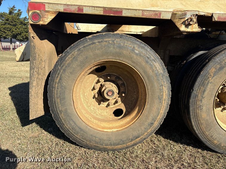 image for item DJ7931 2011 Construction Trailer Specialists BDT-40 LW bottom dump trailer