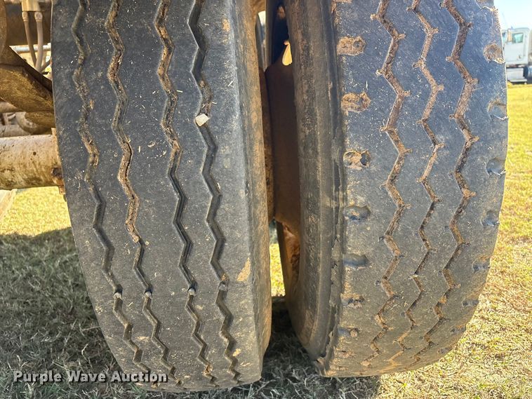 image for item DJ7931 2011 Construction Trailer Specialists BDT-40 LW bottom dump trailer