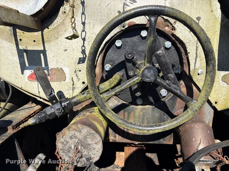 image for item DJ7932 1999 E.D. Etnyre & Co tank trailer