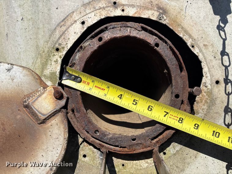 image for item DJ7932 1999 E.D. Etnyre & Co tank trailer