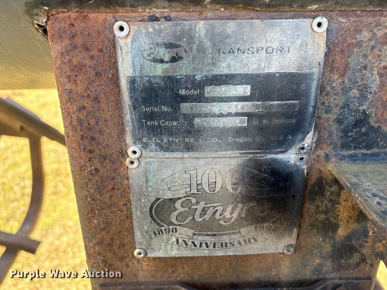 image for item DJ7932 1999 E.D. Etnyre & Co tank trailer