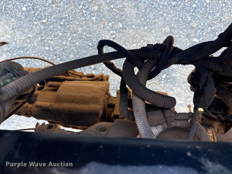 image for item DJ7935 2014 Peterbilt 365 semi truck