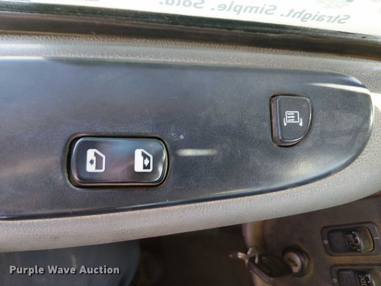 image for item DJ7935 2014 Peterbilt 365 semi truck